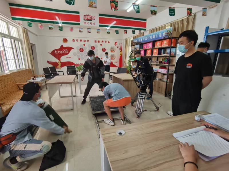 北辰区广告片拍摄公司：极简主义践行者，少即是多的视觉哲学